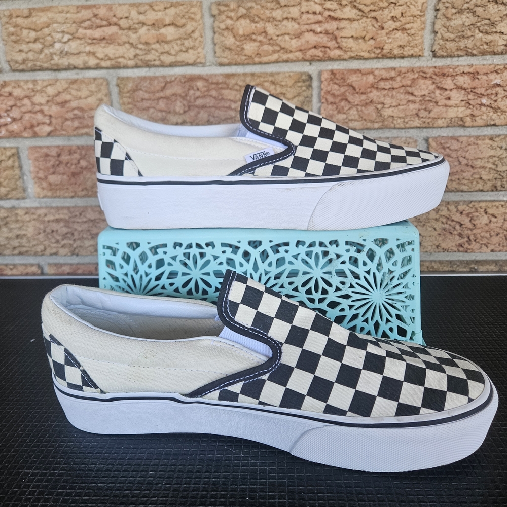 Vans Classic Checkerboard Slip-On Skate Sneakers Black/Off White M 10.5  W 12